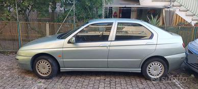 Alfa Romeo 146 del 2000