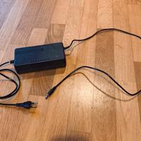 Caricatore monopattino elettrico