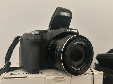 Fotocamera con custodia PANASONIC LUMIX