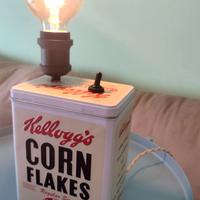 Lampada da tavolo Corn Flakes scatola in metallo 