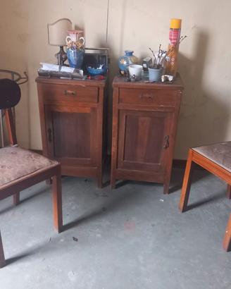 2 comodini legno anticozi +2 sedie 
