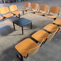 Panche e tavolo per sala d'attesa