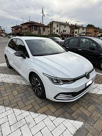Volkswagen Golf 8