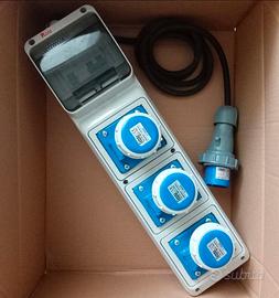 QUADRO DA CANTIERE 3 PRESE INTERBLOCCATE 2P+T 16