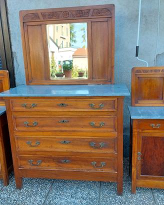Mobili antichi di legno 