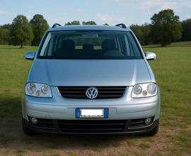 VolkswagenTouran con cambio automatico