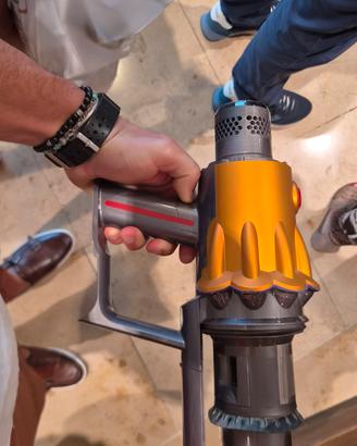Dyson v12 