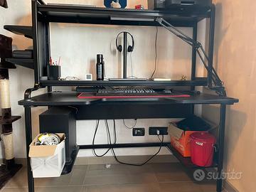 Scrivania Ikea “FREDDE”