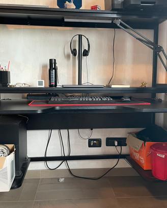 Scrivania Ikea “FREDDE”