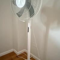 Ventilarore a piantana con telecomando