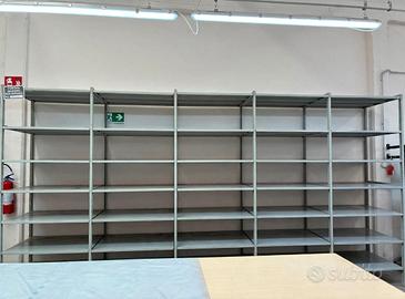 2 scaffalature metalliche industriali identiche