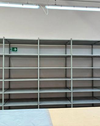 2 scaffalature metalliche industriali identiche