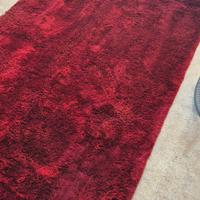 tappeto moderno rosso 