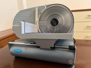 Affettatrice professionale compatta marca Ausonia