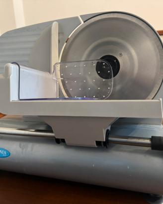 Affettatrice professionale compatta marca Ausonia