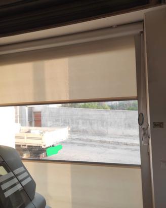 Tenda a rullo per garage