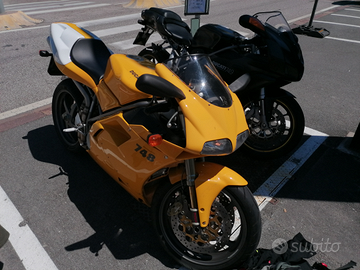 748s Ducati con Vespa 90SS