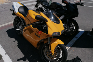 748s Ducati con Vespa 90SS