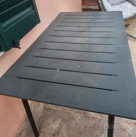 Tavolo per esterno