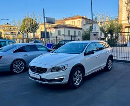 Volvo V60 Cross Country 2.0 D3 Business