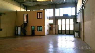 CAPANNONE A QUARTO D'ALTINO