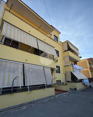 3 LOCALI A CASTELLAMMARE DI STABIA