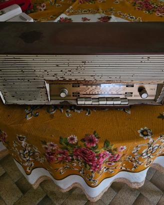 Splendida radio GBC in bachelite anni.60