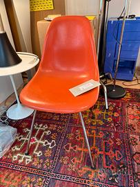 Vitra Eames Fiberglass Side Chair DSX - Sedia