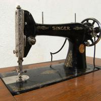 Macchina da cucire SINGER del 1930 con libretto