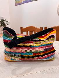 Borsa a righe multicolor uncinetto