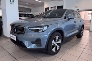 Volvo XC40 Recharge T4 Plug-in Hybrid auto Re...