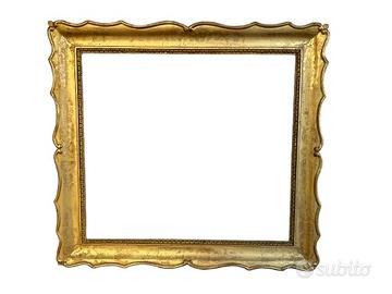 Cornice antica a guantiera