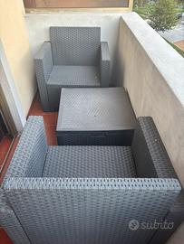 Tavolo e sedie da balcone