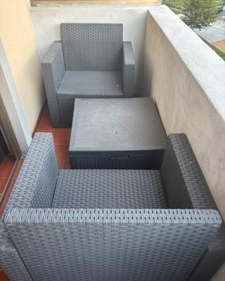 Tavolo e sedie da balcone