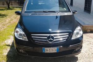 Mercedes-Benz B 200 CDI CHROME – Soli 143.000 km