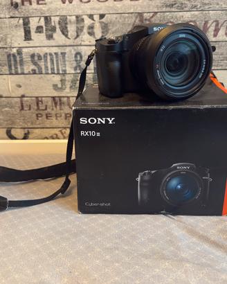 Sony rx10 III ponte zoom ottico 25x