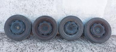 Gomme piu cerchioni in ferro  185/60 r15