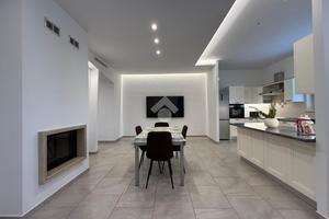 PORZIONE DI BIFAMILIARE A BITONTO