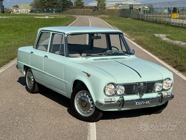 Alfa Romeo Giulia (2016)