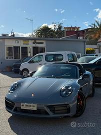 Porsche 911 Carrera 4 GTS Cabriolet