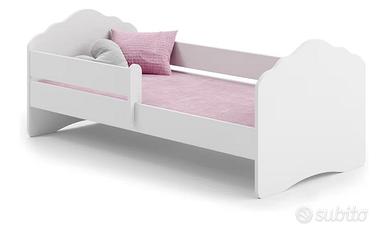 Armadio e lettino per bambini