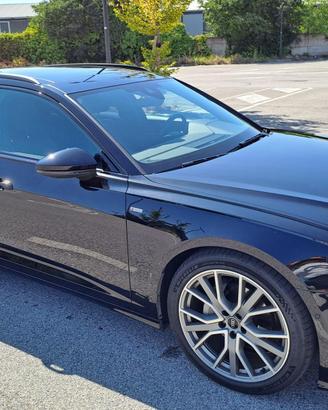 Audi A6 40 Avant s line total black