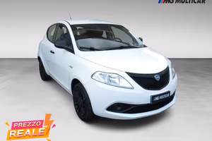 Lancia Ypsilon 1.2 Elefantino Blu. km 56.600. clim