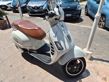 vespa 300gt