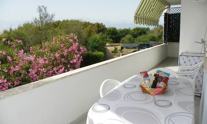 APPARTAMENTO a LIDO MARINI (30mt.dalla spiaggia)