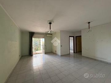 3 LOCALI A MELITO DI NAPOLI