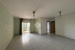 3 LOCALI A MELITO DI NAPOLI