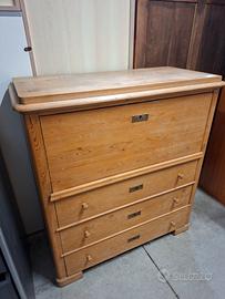 Como' in legno chiaro