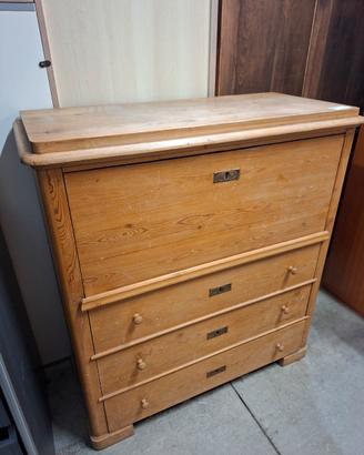 Como' in legno chiaro