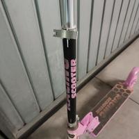 monopattini Maschio e femmina 